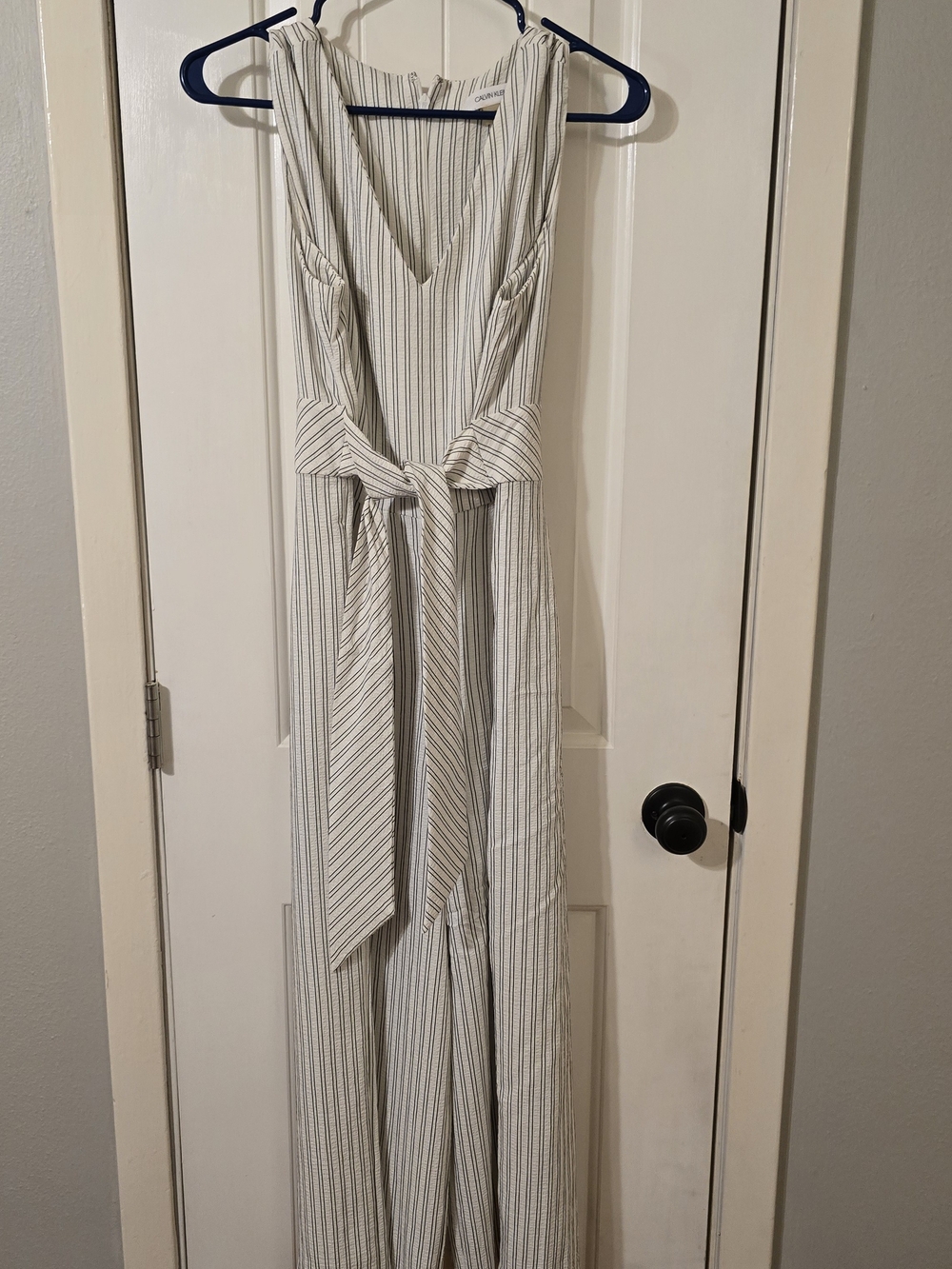 Calvin Klein V Neck Pin Stripe Sleeveless Jumpsuit Tie Waist One Piece Size 6